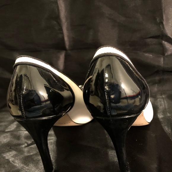 😊 Ann Taylor heels. - Picture 2 of 3